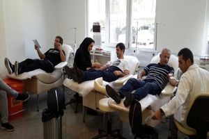 باقری، خاکپور و رهبری فرد خون اهدا کردند