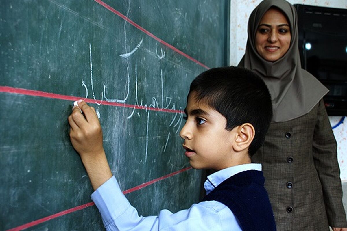 نماینده ولی فقیه در دیدار با معلمان گیلان