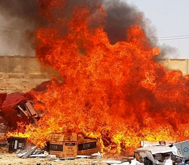 امحاء و معدوم سازی کالاهای قاچاق میلیاردی در میناب