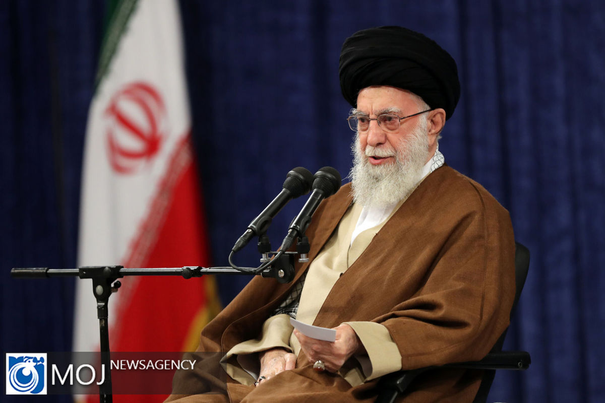 دیدار دست‌اندرکاران برگزاری کنگره بین‌المللی علامه طباطبایی با رهبر انقلاب