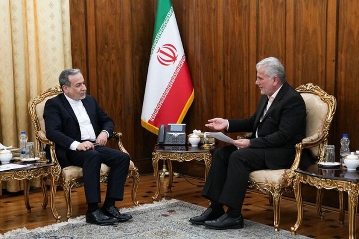 حسین خانلری و عراقچی