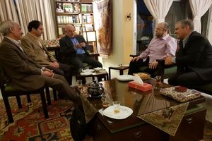 حضور نماینده جهانگیری در منزل محمدعلی کشاورز