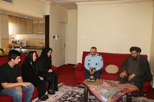 دیدار فرمانده نیروی هوایی ارتش با خانواده شهید منوچهر فتاحی