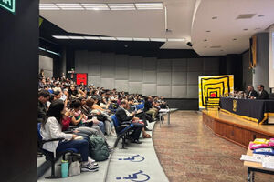 دنیا فهمید آمریکا غولی بود با پاهای گِلی است