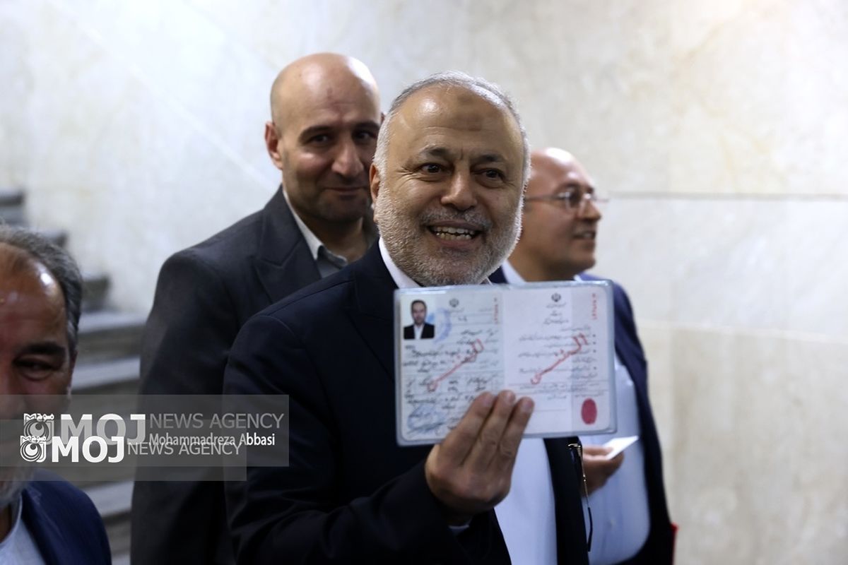 سومین روز ثبت نام داوطلبان نامزدی چهاردهمین دوره انتخابات ریاست جمهوری