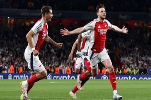 آرسنال با پیروزی قاطع در پراگ صعود خود را قطعی کرد