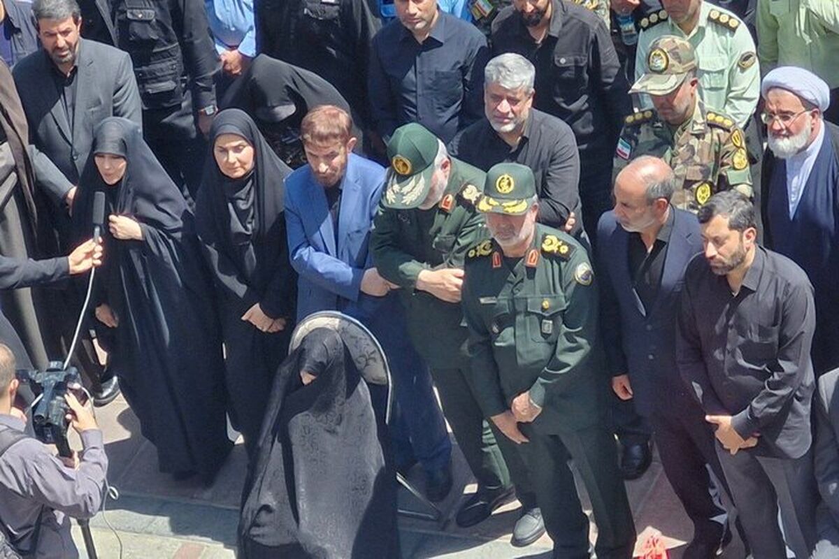 وزیر راه و شهرسازی در آئین تشییع پیکر سردار شهید علی شادمانی