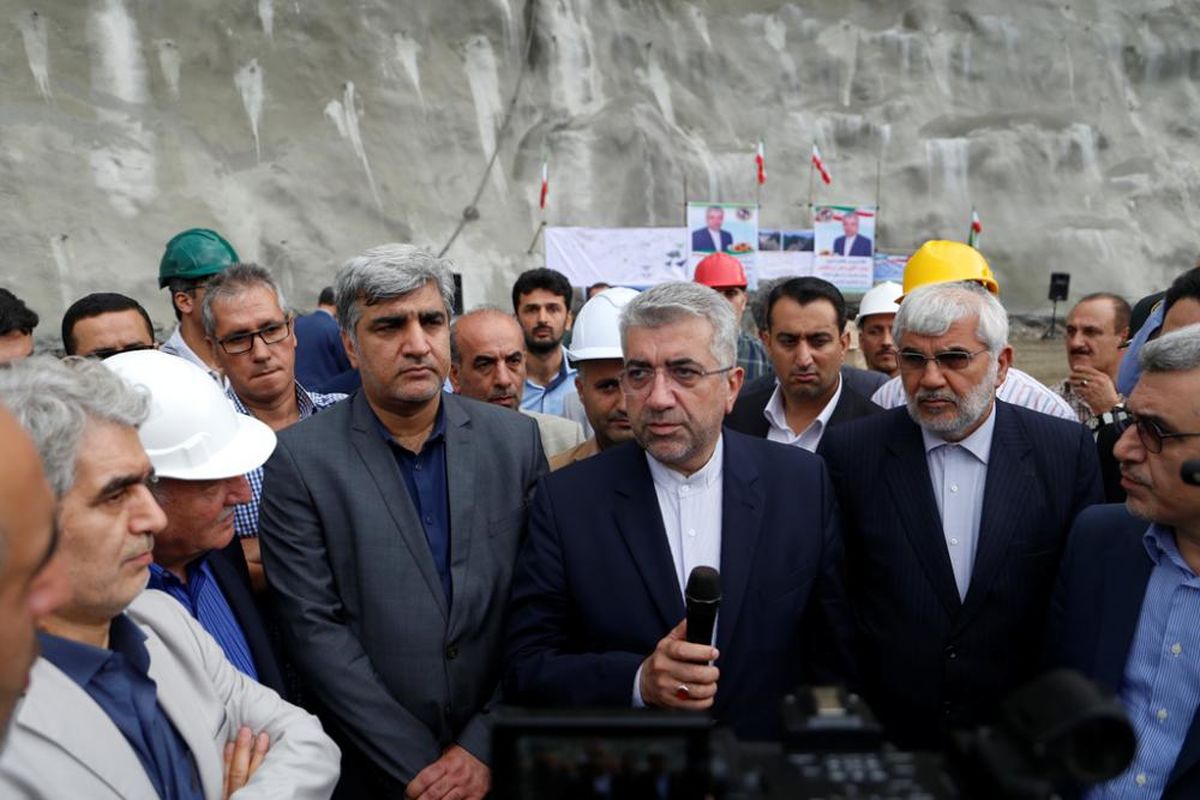 وزیر نیرو در حاشیه بازدید از سد شفارود