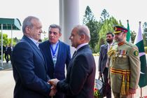 پزشکیان مورد استقبال رسمی نخست وزیر پاکستان قرار گرفت