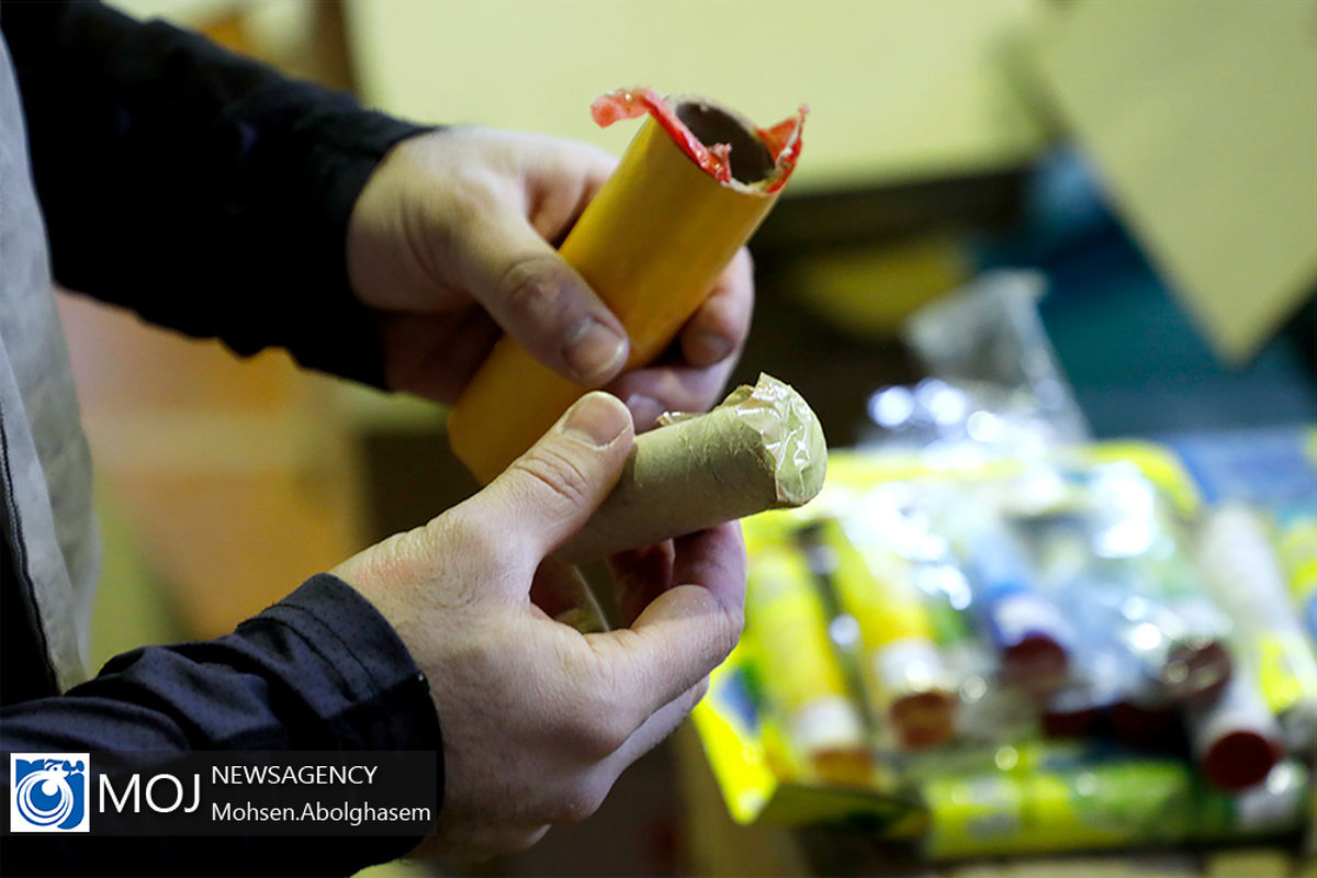 نمایشگاه کشفیات مواد محترقه و کالای قاچاق توسط پلیس تهران