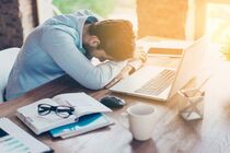 چه زمانی برای چرت زدن مناسب است؟
