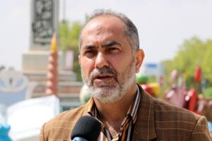 آغاز عملیات سمپاشی فضای سبز در شهر اصفهان / پرهیز از قرار دادن مواد غذایی در بالکن‌ها 
