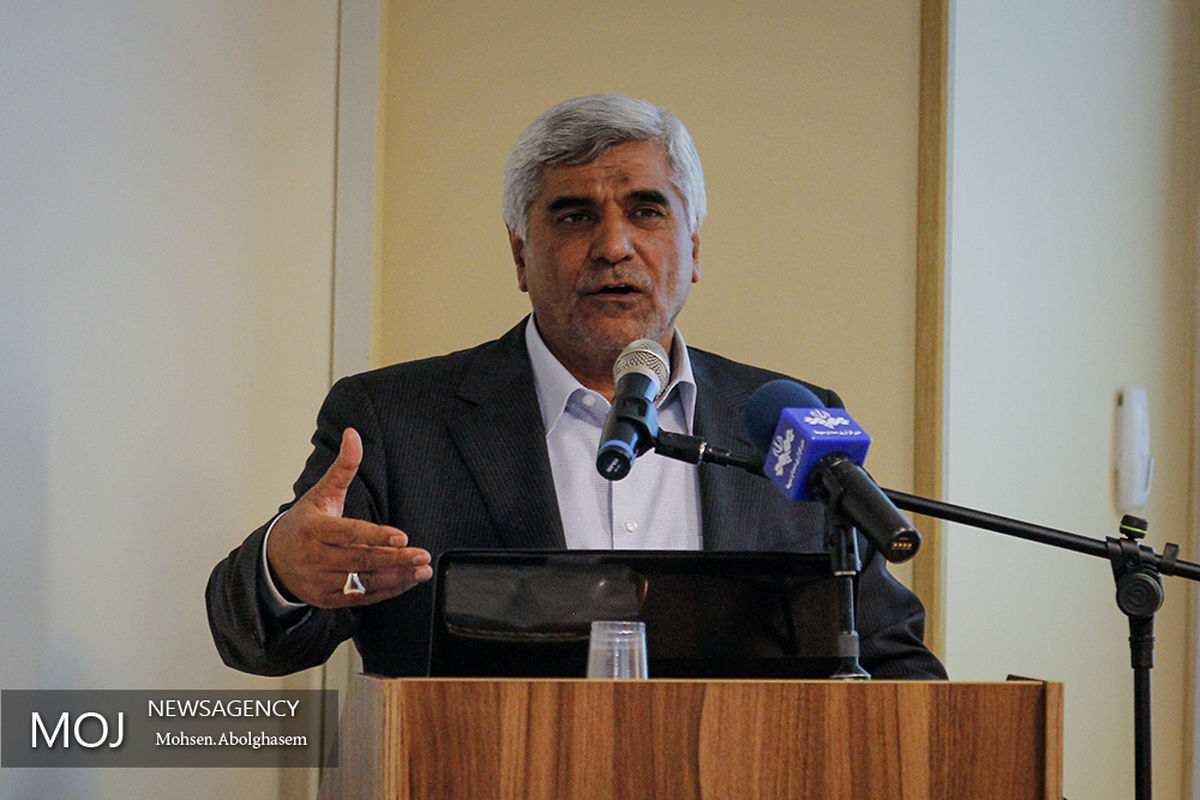 فرهادی،وزیر علوم، تحقیقات و فناوری