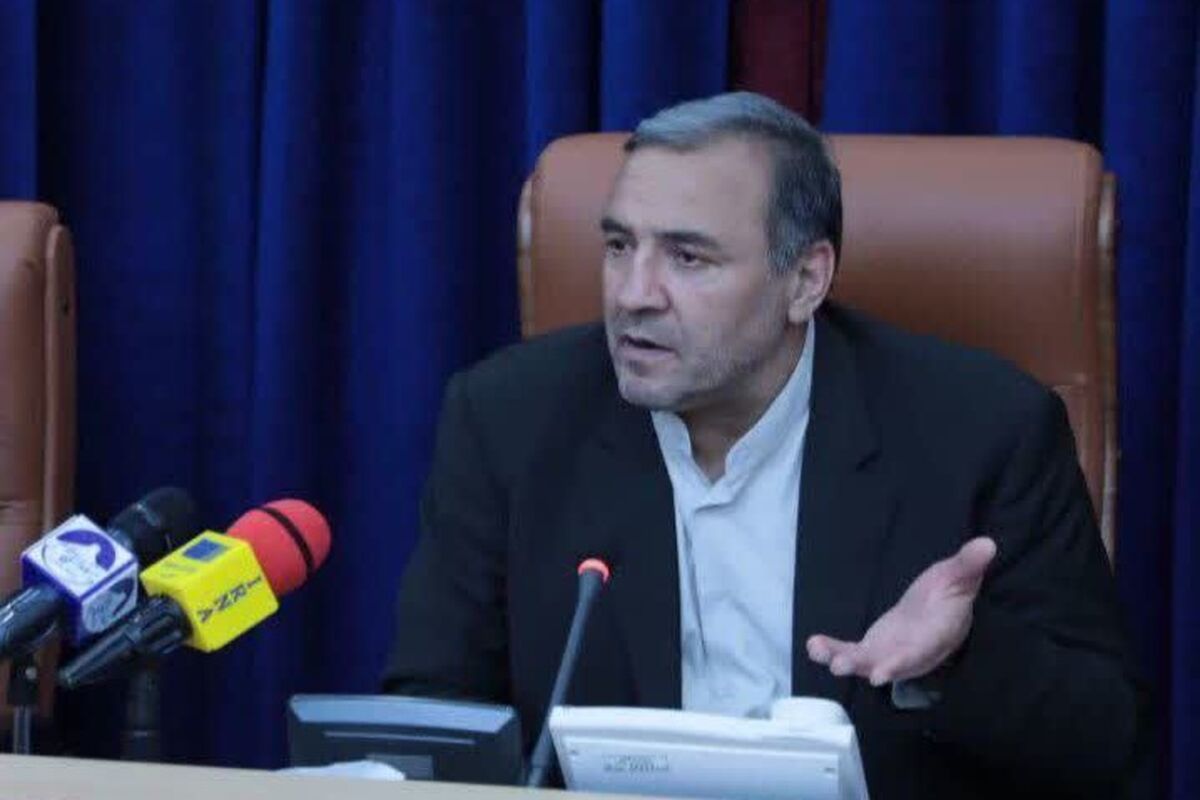 استاندار.