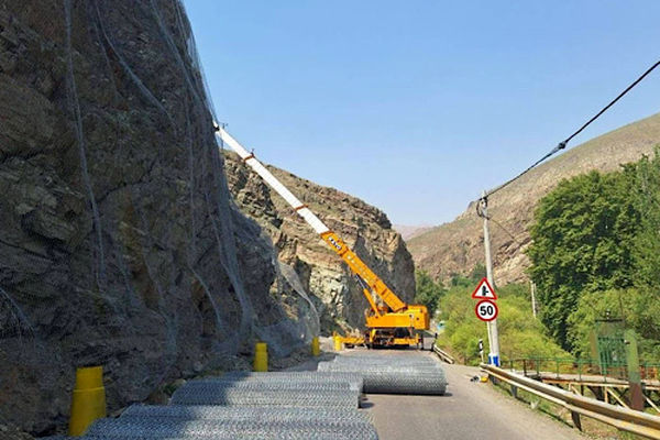 فعالیت کارگاه جاده‌ای و انسداد محور کرج - چالوس در برخی از ساعات