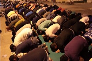 تظاهرات مردم بحرین با لغو تابعیت آیت الله عیسی قاسم ادامه دارد