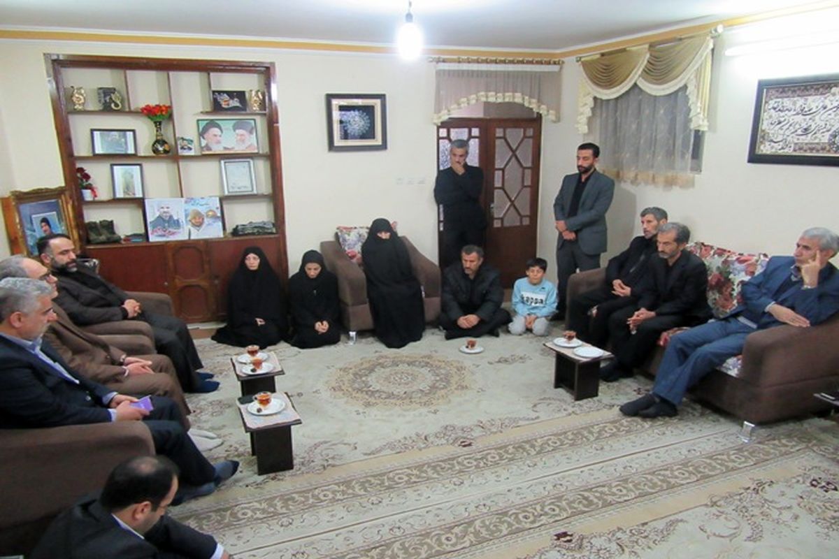 دیدار با خانواده شهید