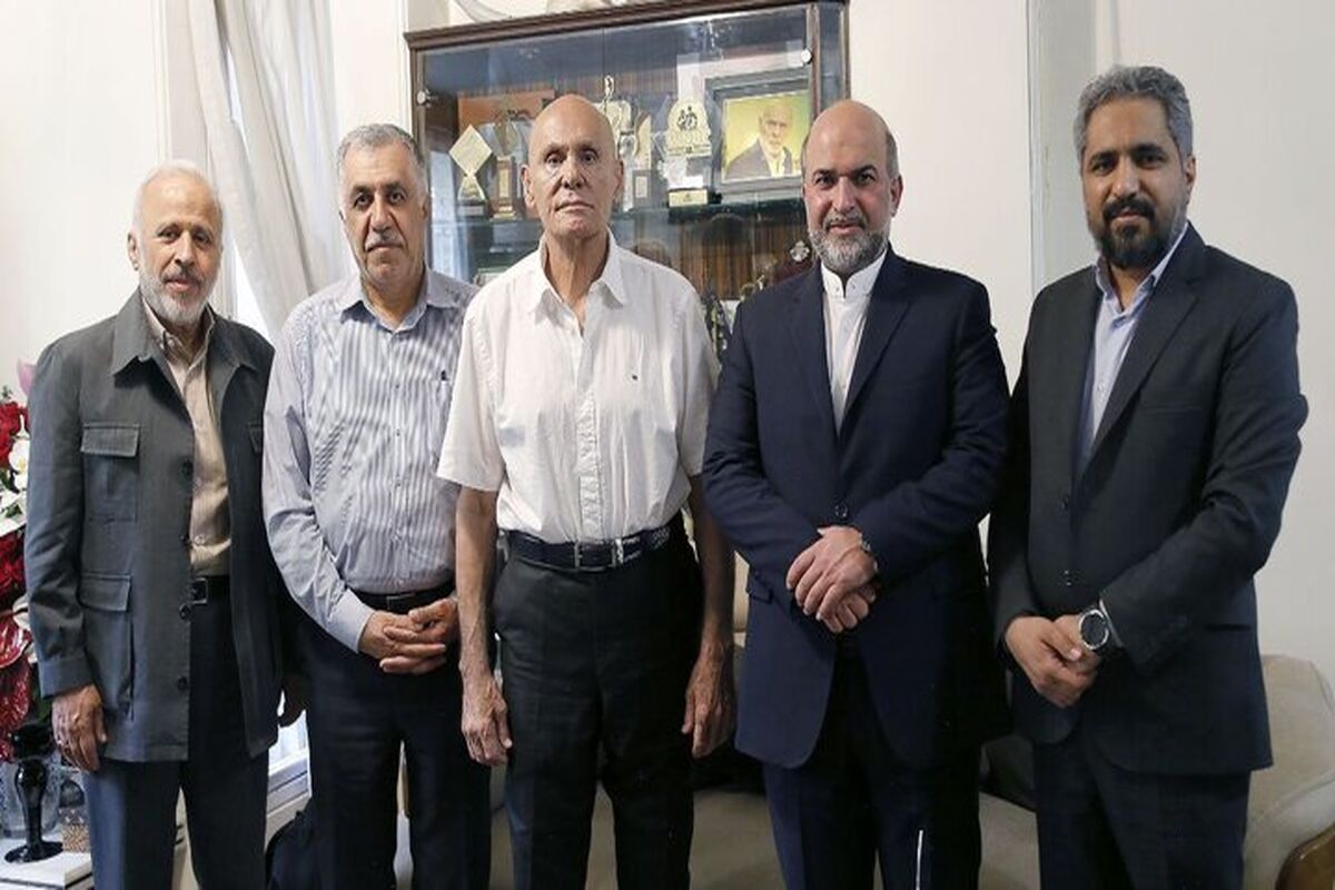 مدیرعامل صندوق اعتباری هنر با جمشید هاشم پور دیدار کرد