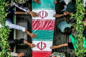 پیکر ١٢٧ شهید دوران دفاع مقدس همزمان در سراسر کشور تشییع شد