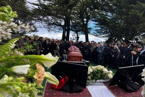 بدرقه پیکر زنده‌یاد بهرام بیضایی در آمریکا