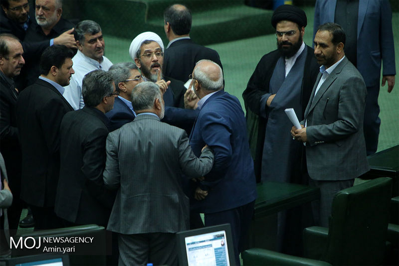نمایندگان مجلس چقدر کار می کنند؟/ تنها هفت روز حضور در صحن طی یک ماه!
