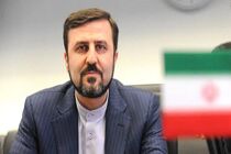 تنگه هرمز با توییت و ناو هواپیمابر تصاحب نمی‌شود