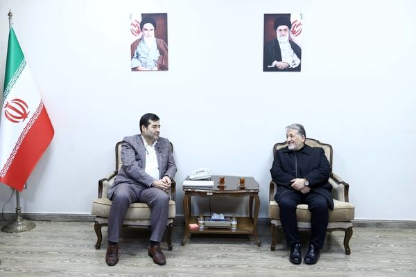 وزیر ورزش و جوانان با رئیس دانشگاه آزاد اسلامی دیدار کرد