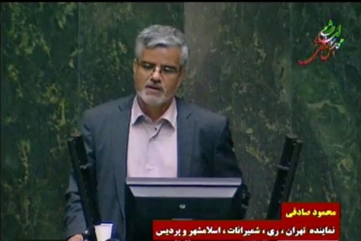 محمود صادقی