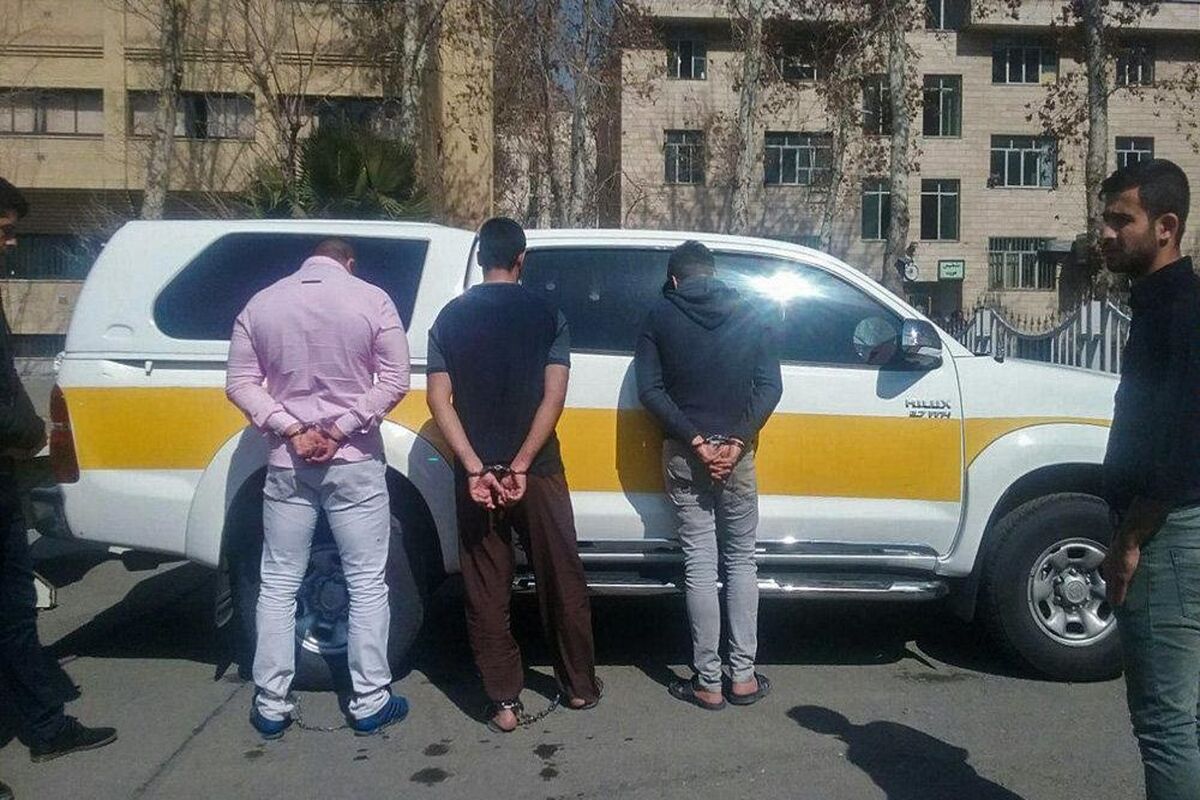سرقت اتومبیل پول رسان بانک