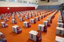 بسته های معیشتی کارکنان دادگسترى بین نیازمندان توزیع شد