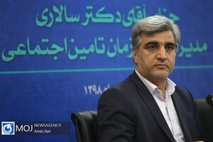 ما برای خروج از بنگاهداری باید سهام خود را به کمتر از ۵۰ درصد برسانیم
