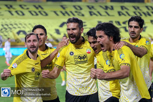 دیدار تیم های فوتبال سپاهان اصفهان و آلومینیوم اراک - ۲۹ آبان ۱۳۹۹