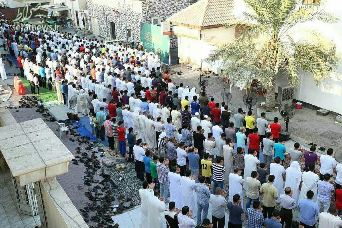نماز عید فطر در مقابل منزل عیسی قاسم