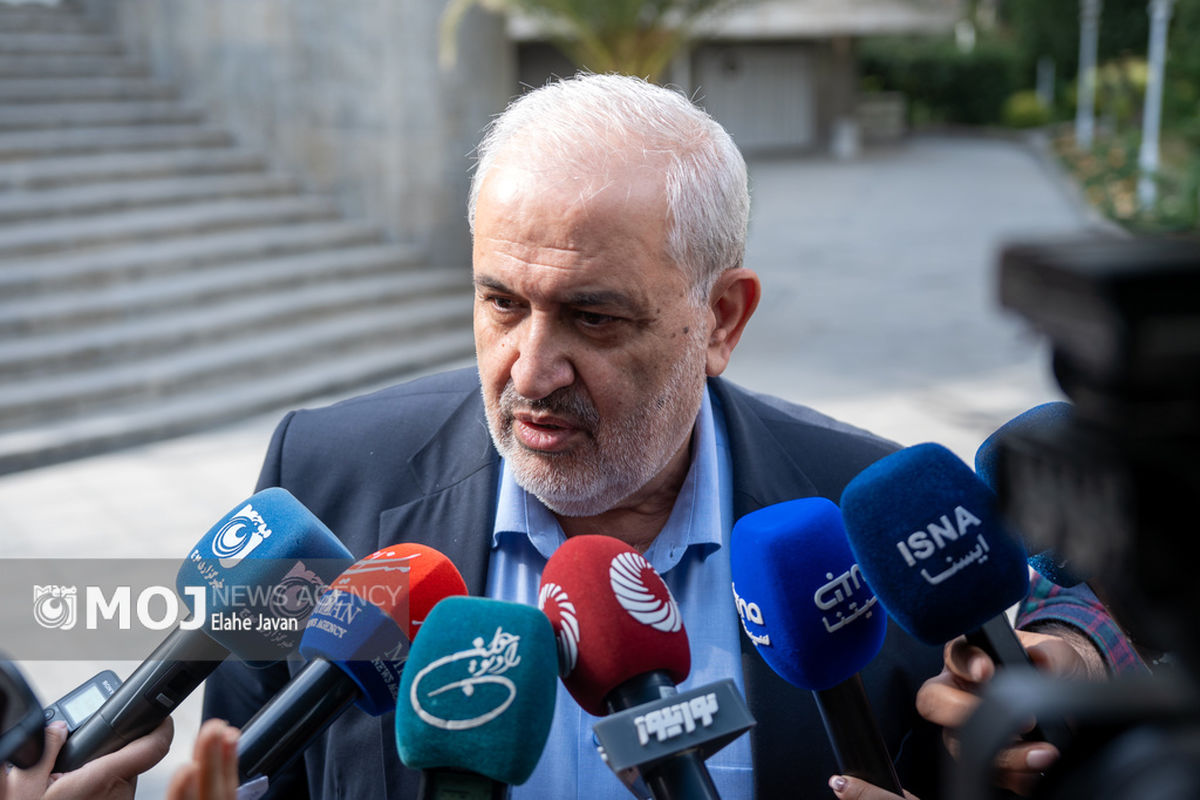 اعضای هیأت دولت در جمع خبرنگاران