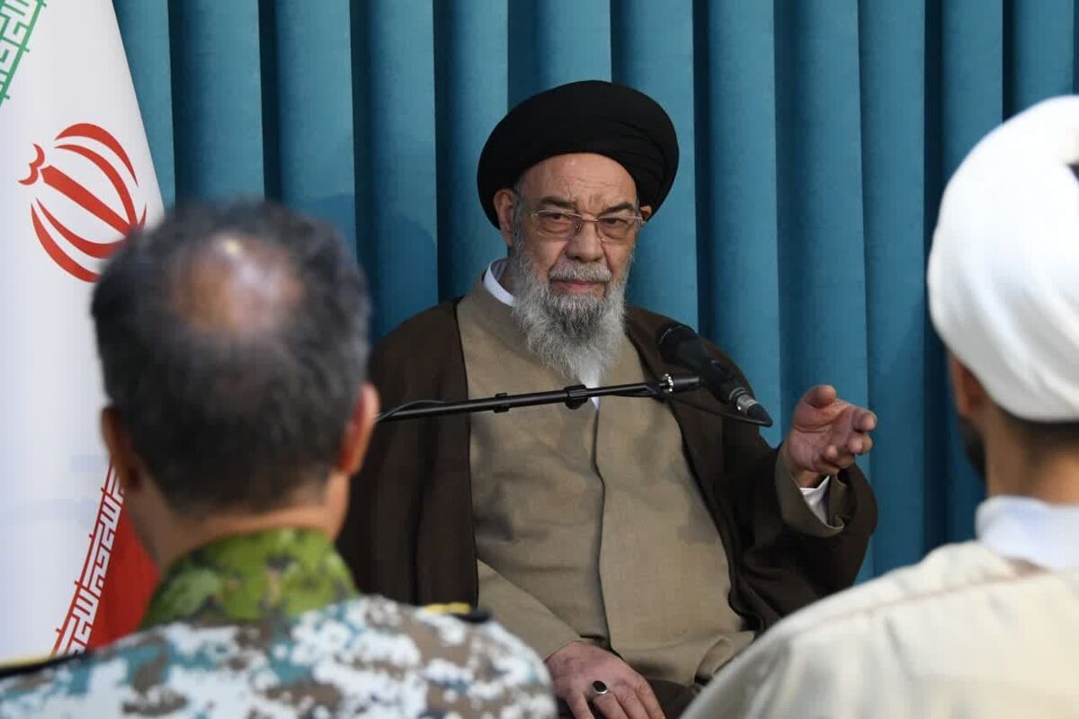 امام جمعه اصفهان..