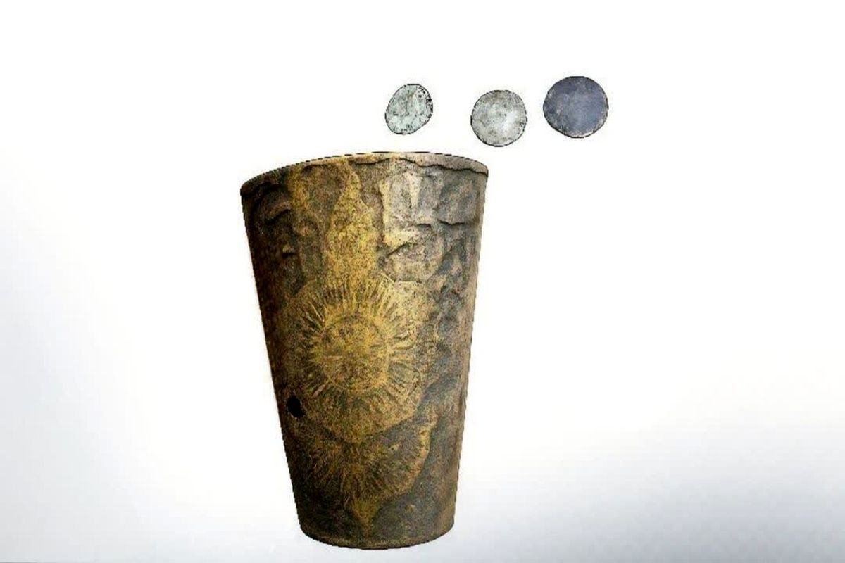 سکه و لیوان دوره ایلخانی