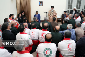 دیدار دست‌اندرکاران کنگره شهدای امدادگر با رهبر انقلاب اسلامی 