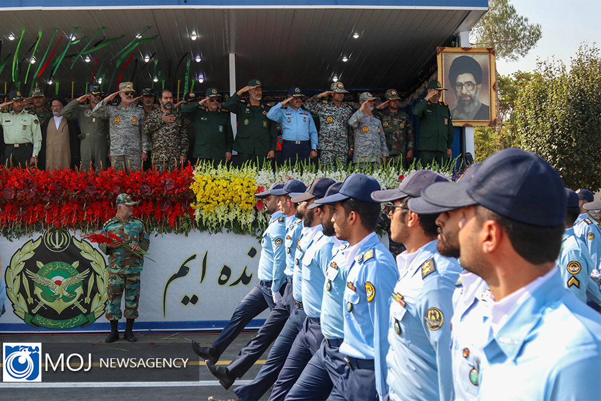 رژه نیروهای مسلح در اصفهان