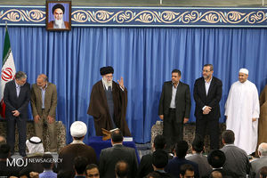 شرکت‌کنندگان در مسابقات بین‌المللی قرآن کریم صبح امروز با رهبر معظم انقلاب دیدار کردند