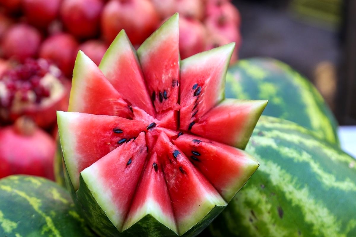 بازار شب یلدا در گیلان