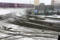 خودروهای فاقد تجهیزات در محور هراز متوقف می شوند/بارش برف در هراز