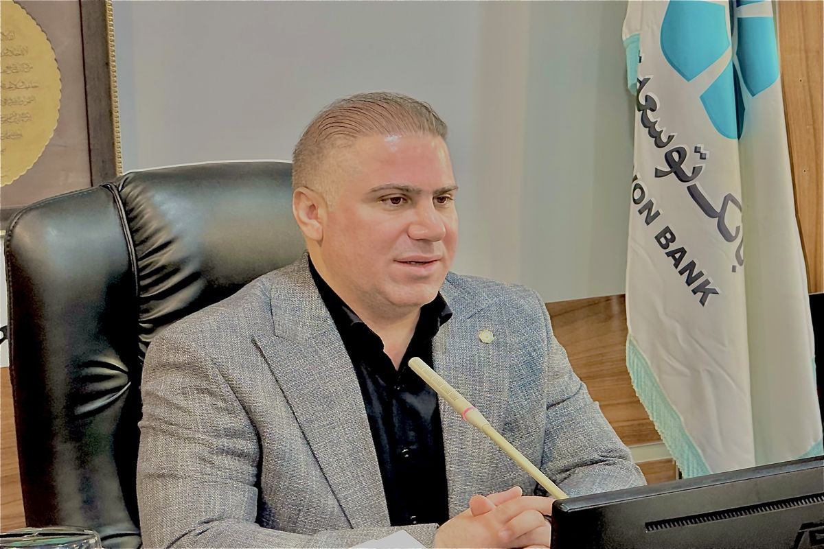 مدیر شعب بانک تعاون اصفهان