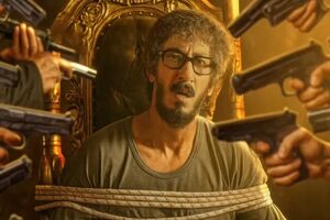 «مرد عینکی» بهرام افشاری می‌آید