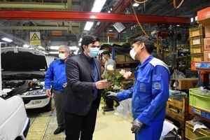 تجلیل معاون اقتصادی استاندار کرمانشاه از کارکنان ایران خودرو