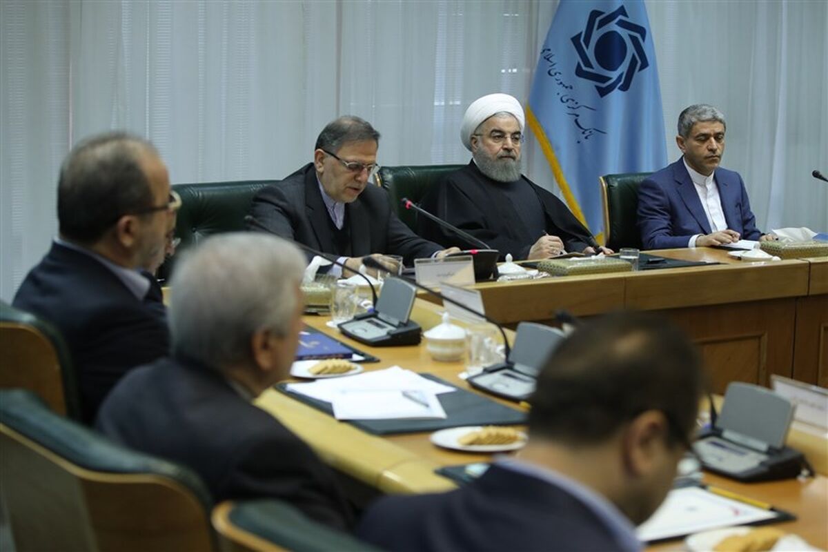 روحانی در بانک مرکزی