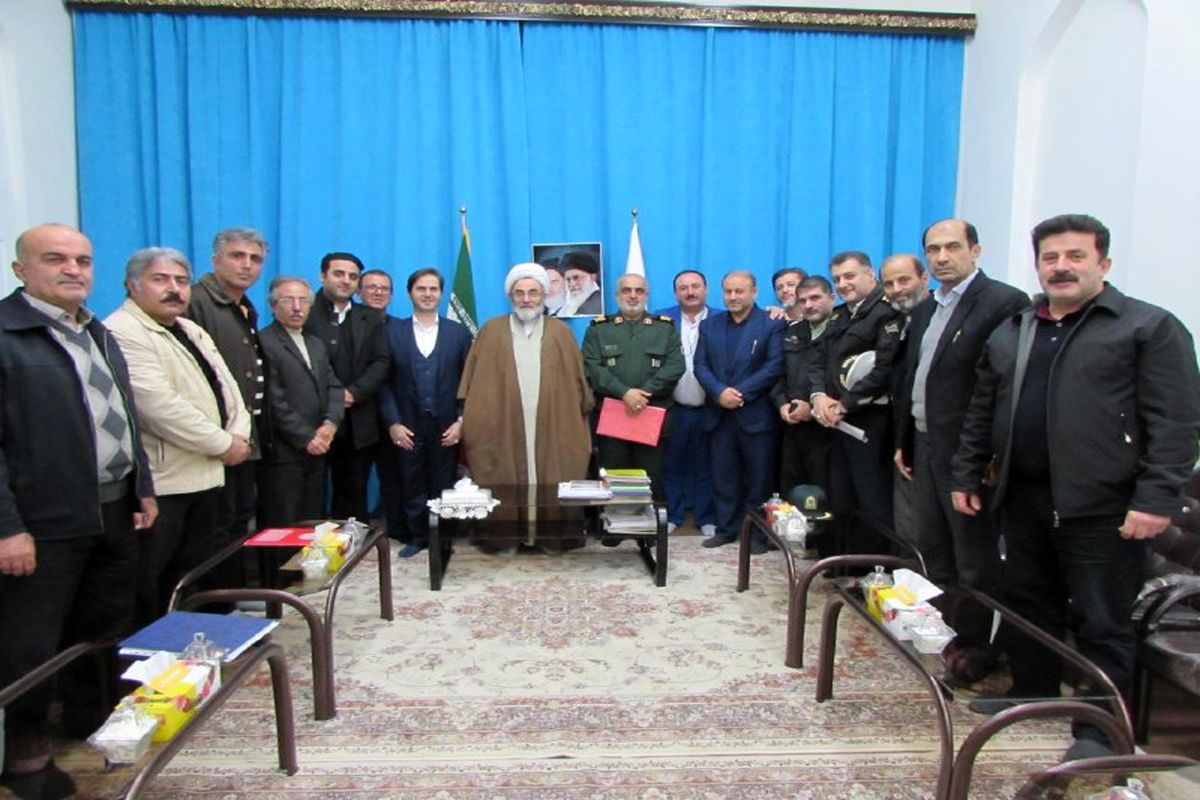 آیت الله فلاحتی در جلسه بررسی مشکلات رانندگان تاکسی