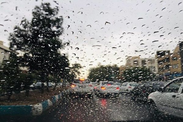 بارش باران و رعد و برق در ۱۳ استان صورت می گیرد