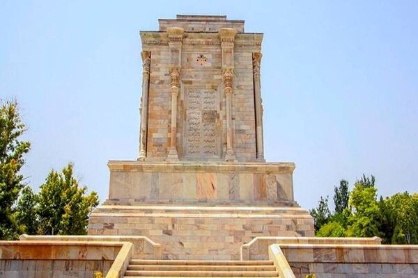 آرامگاه فردوسی مشهد پس از ۶۰ سال سنددار شد