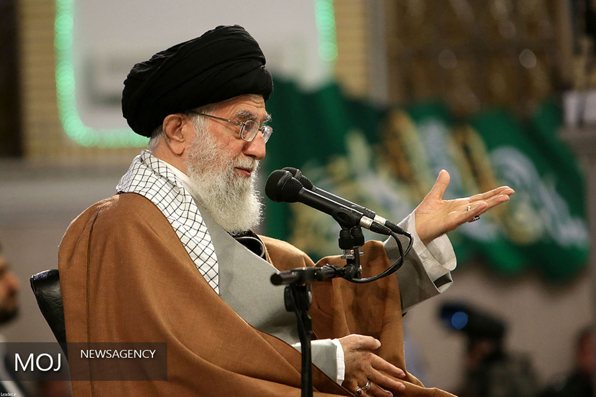 دیدار جمعی از مداحان اهل بیت (ع) با مقام معظم رهبری