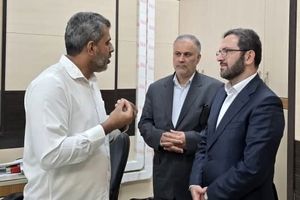 بازدید سرزده مدیرعامل بانک کشاورزی از شعبه جاسک / تأکید متقی‌نیا بر تسریع خدمت‌رسانی به مردم 